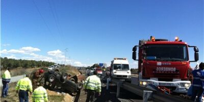 Dos heridos tras volcar un vehículo en la A-49 a la altura de Chucena