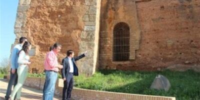 El PP exige a Junta, Diputación y Ayuntamiento un plan urgente para conservar las murallas de Niebla