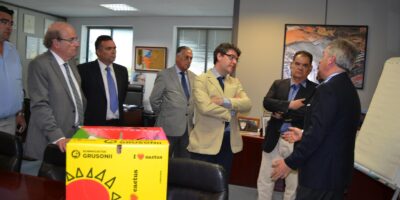 El director de la Oficina Económica de la Presidencia del Gobierno, Álvaro Nadal, visita la empresa Smurfit Kappa