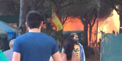 Controlado un incendio en el camping de Mazagón que ha afectado a unos mil metros cuadrados y a media docena de caravanas