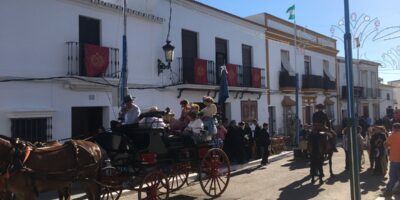 Color y fervor en las fiestas de la Cruz de la Calle Cerrillo