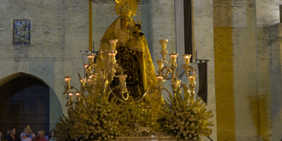 Villalba vive un multitudinario traslado de La Virgen del Carmen