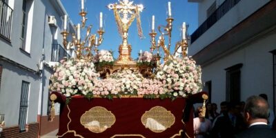 La historia de la Santa Cruz de la calle Real de Villalba protagoniza un especial de Entrecalle