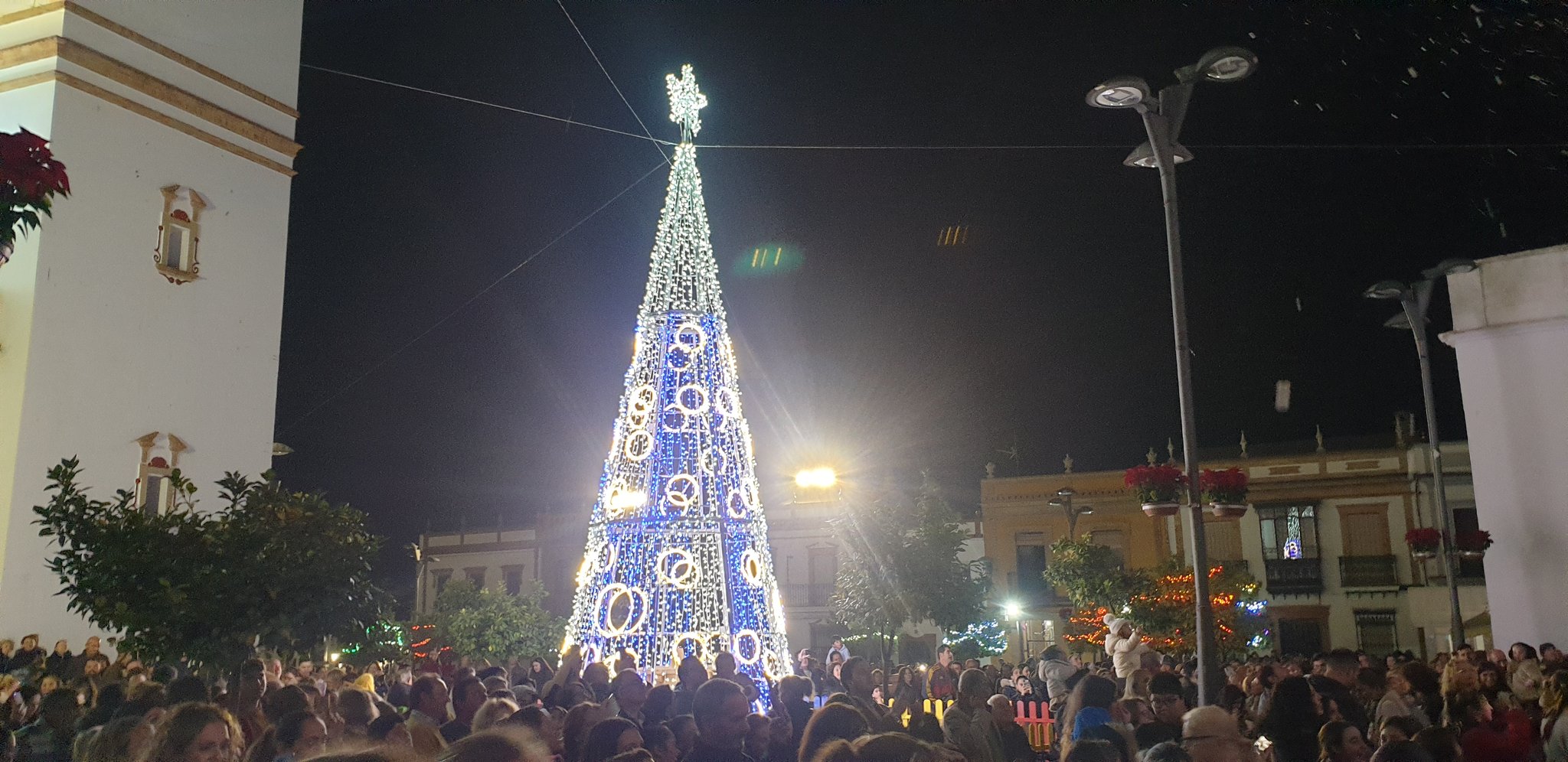 La Navidad Arranca En Rociana Con El Arte Jerezano Y Un Sin Fin De Luces De Colores Condavisión 