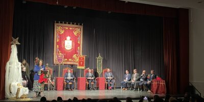 Pilas disfruta de la XXV edición del Pregón de Reyes a cargo de Manuel Gavira