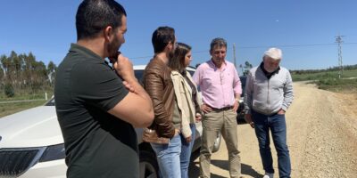 Álvaro Burgos visita las obras del Camino de Bollullos de Manzanilla