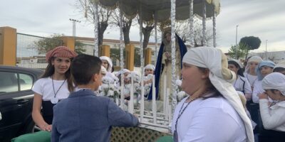 El CEIP Sánchez Arjona de Paterna organiza su peculiar Semana Santa con todos sus alumnos