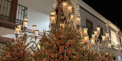 La Virgen del Carmen procesiona por Paterna acompañada por sus fieles