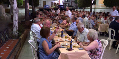 La cena dedicada a las personas de la tercera edad clausura las Fiestas de San Bartolomé en Paterna