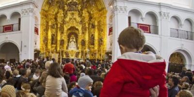 ‘El Rocío de los niños’ ameniza en Niebla la espera para caminar hacia la Señora