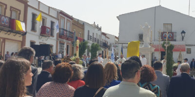 Chucena se vuelca en la inauguración del monumento al Corazón de Jesús