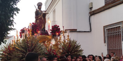 Emoción en torno a la salida procesional de San Bartolomé en Paterna