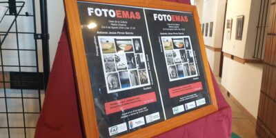 La fotografía y la poesía se abrazan en la exposición “Fotoemas” de Niebla