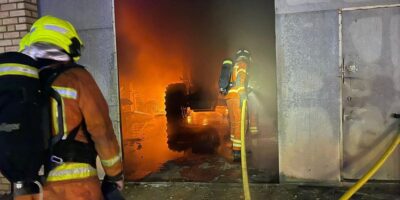 Extinguido un incendio en una nave industrial en La Palma