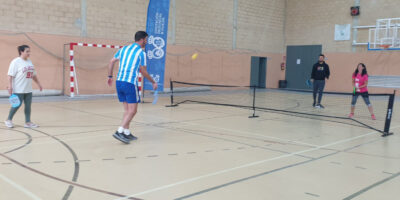 Hinojos fusiona tenis, pádel, bádminton y tenis de mesa en una jornada de pickleball