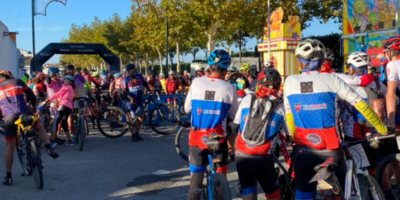 Más de 200 ciclistas participan en la IX Ruta Cicloturista del Condado de Chucena