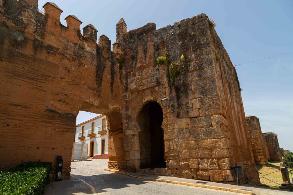 Muralla almohade de Niebla. Ayuntamiento de Niebla.