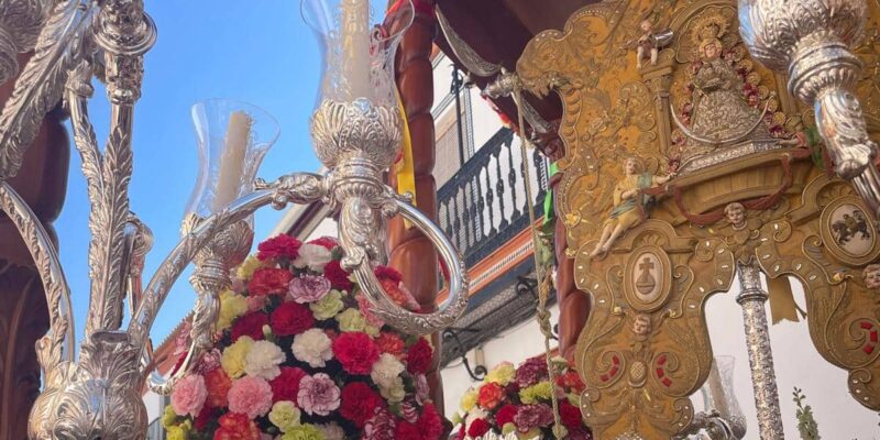 La Hermandad del Rocío de Escacena del Campo a su paso por Chucena