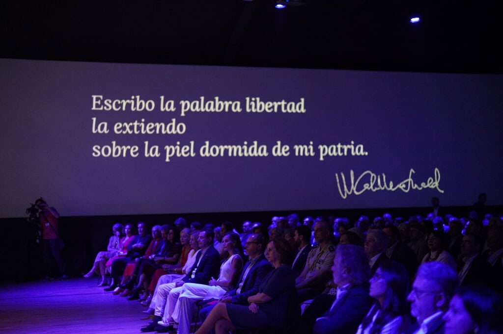 Moreno destaca la contribución de Andalucía a la expansión cultural y lingüística en plena era digital