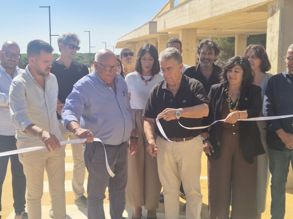 El Atlántico y un mar de pinos unidos en el Nuevo Mirador Puerto de Doñana de Matalascañas 
