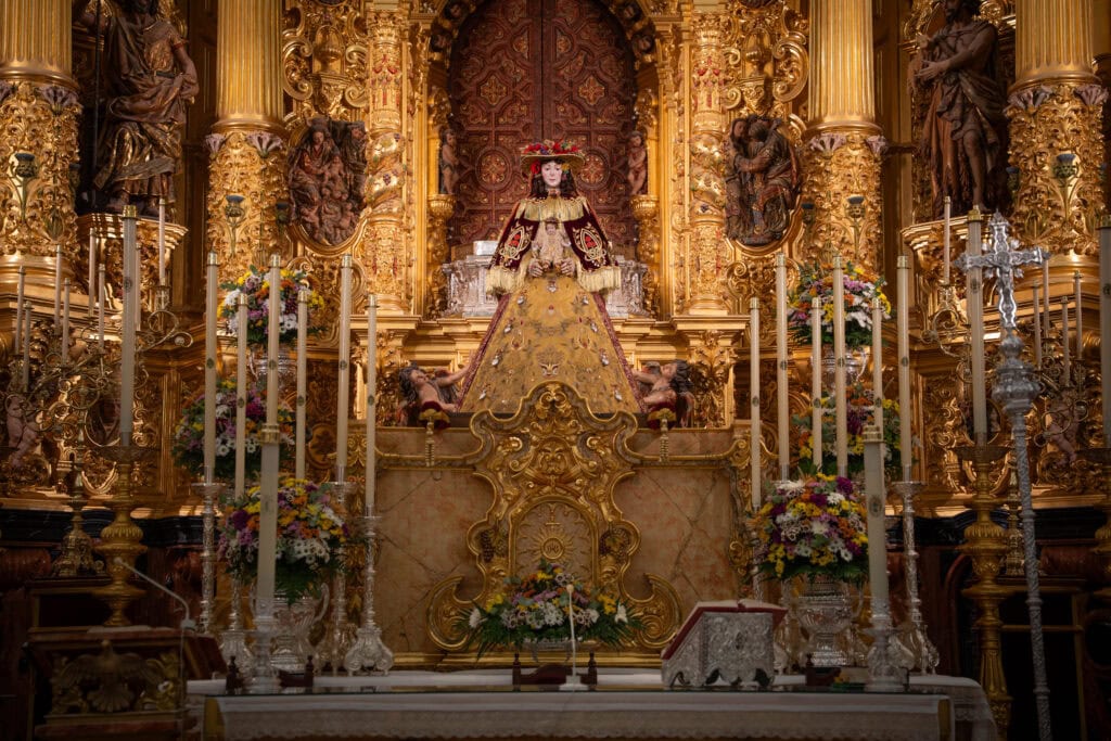 La Virgen ya está de Pastora para volver a Almonte